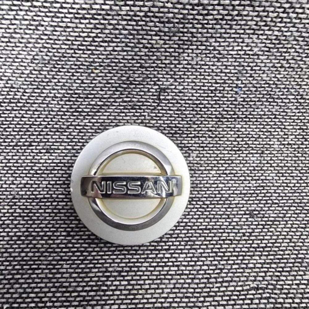 Nissan Wheel Center Cap Silver‎ Chrome Logo OEM 40342-AU510 Replacement Hubcap